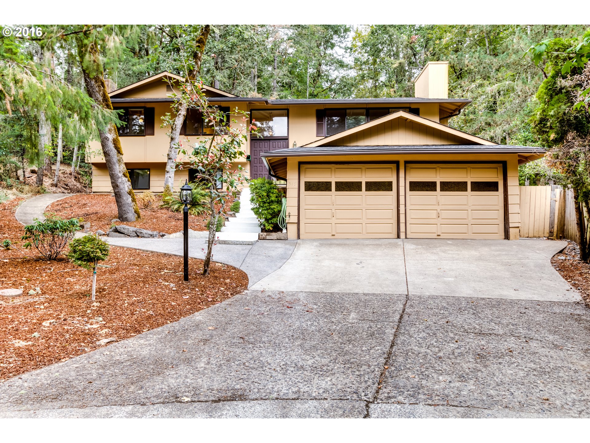345 Brae Burn Dr, Eugene, OR 97405 photo 1