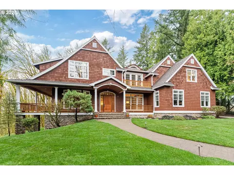 13509 NW Glendoveer Dr, Portland, OR 97231