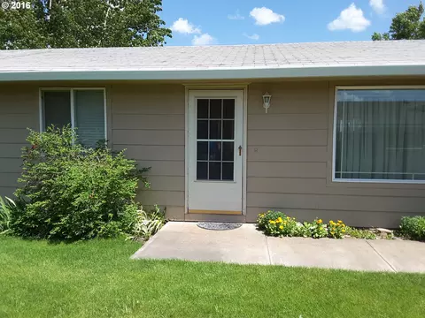 939 E Ridgeway Ave, Hermiston, OR 97838 photo 1
