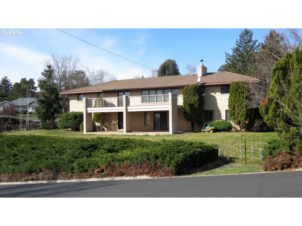 1044 NW 12th Dr, Pendleton, OR 97801 photo 1