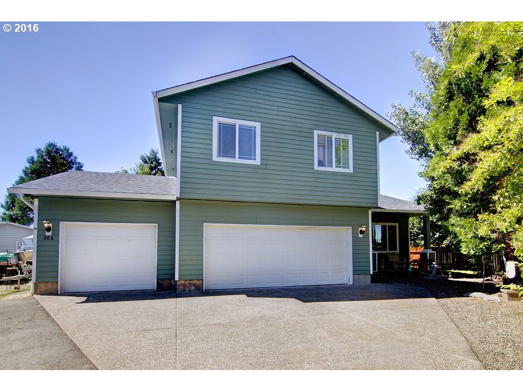 966 Laurelhurst Dr, Eugene, OR 97402 photo 1