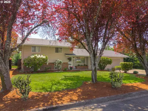 1806 Laurel Dr, Newberg, OR 97132