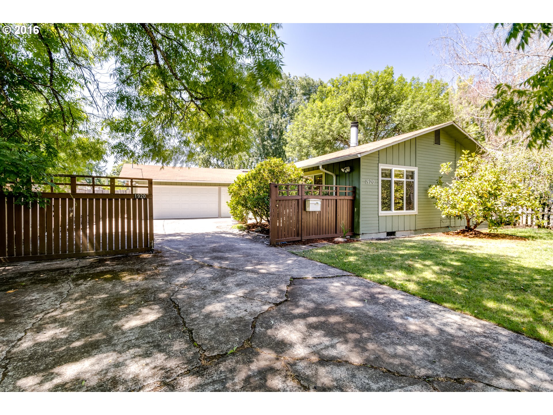 1920 Garfield St, Eugene, OR 97405 photo 1