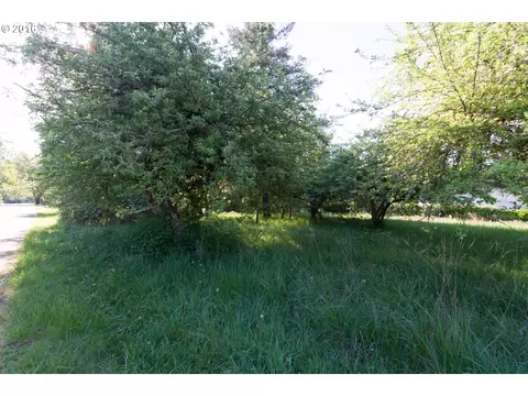 122 E Central St, Gates, OR 97346 photo 1