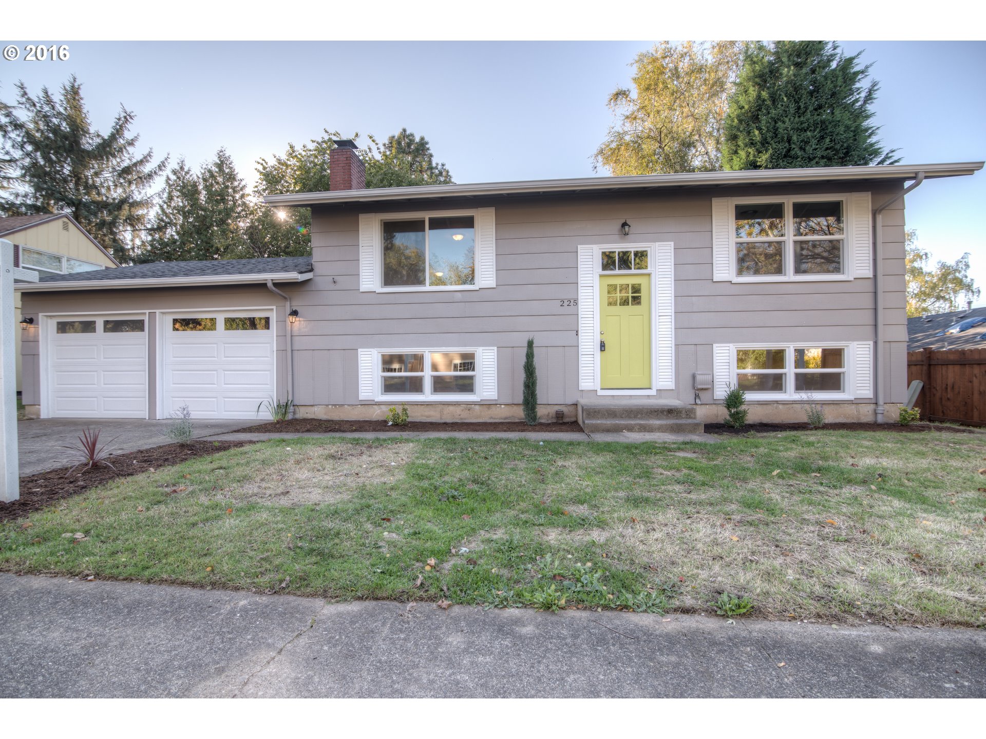 225 SE Liberty Ct, Gresham, OR 97080 photo 1