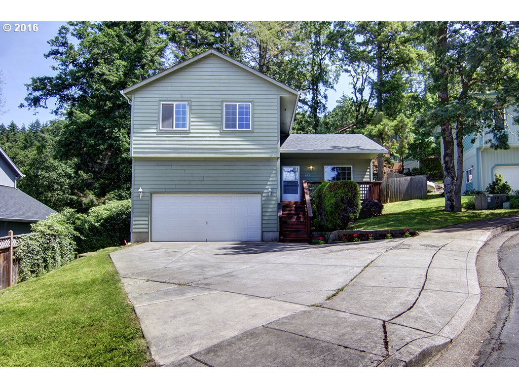 833 S 72nd Pl, Springfield, OR 97478 photo 1