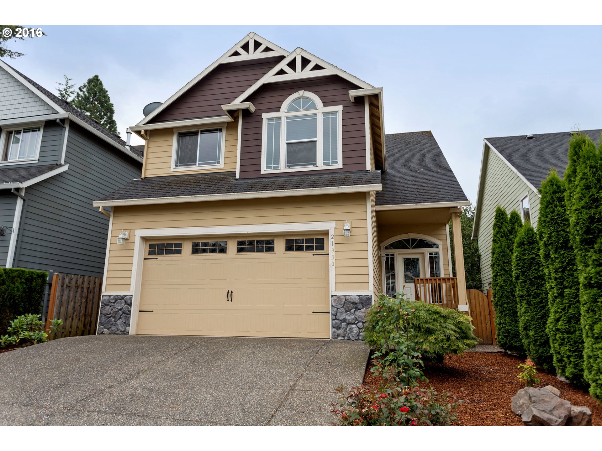 21930 NE Couch St, Gresham, OR 97030 photo 1