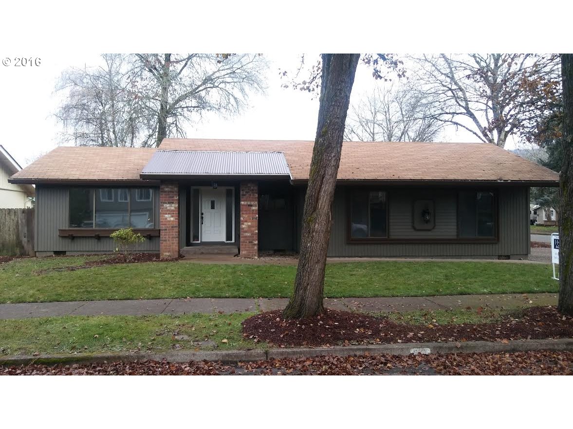 677 71st St, Springfield, OR 97478 photo 1