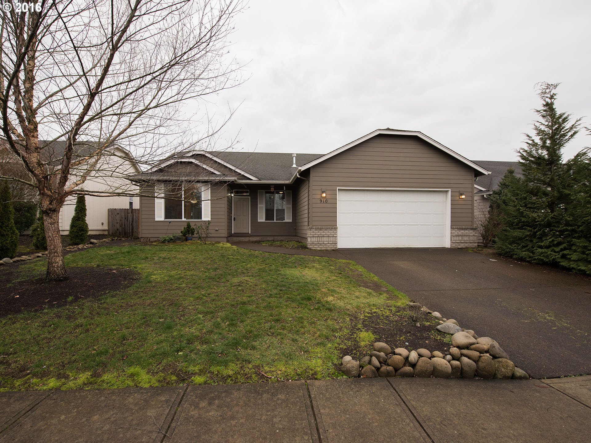 910 Meadow Dr, Molalla, OR 97038 photo 1