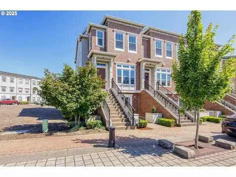11469 SW Mont Blanc St, Wilsonville, OR 97070