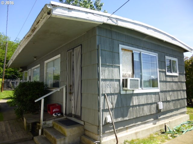 100 SE Gregory Dr, Winston, OR 97496 photo 1