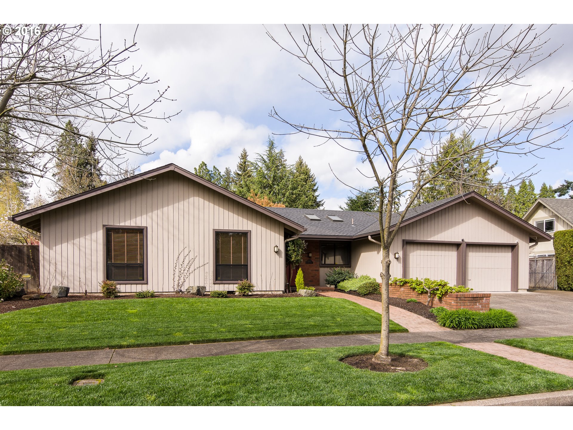 1247 Rio Glen Dr, Eugene, OR 97401 photo 1