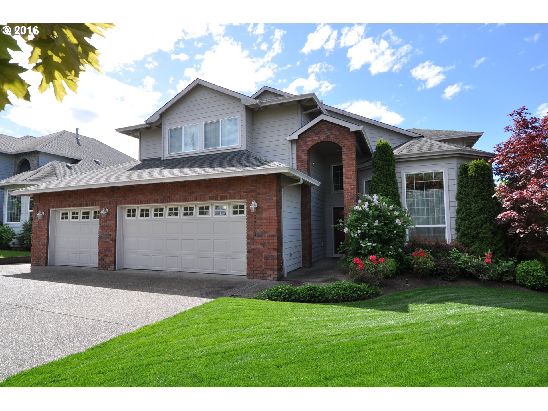 5772 SE Woodland Dr, Gresham, OR 97080 photo 1
