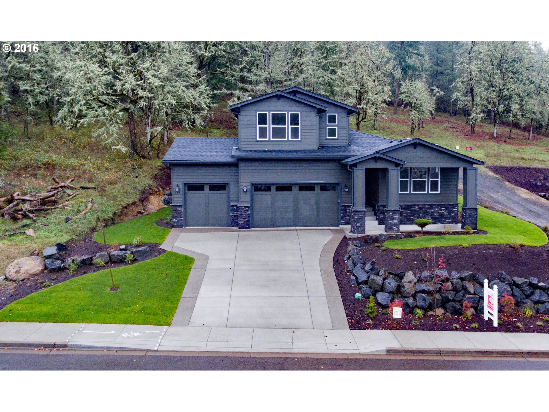 585 Mountaingate Dr, Springfield, OR 97478 photo 1