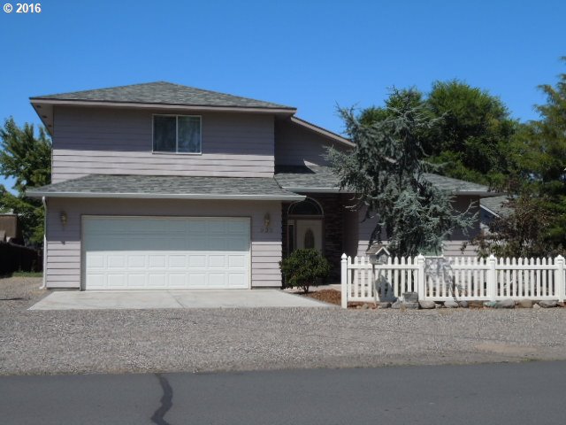 933 E Main St, Hermiston, OR 97838 photo 1