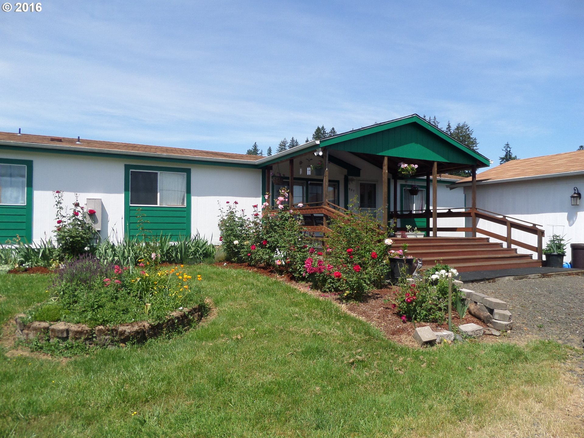 957 Cedar St, Yoncalla, OR 97499 photo 1