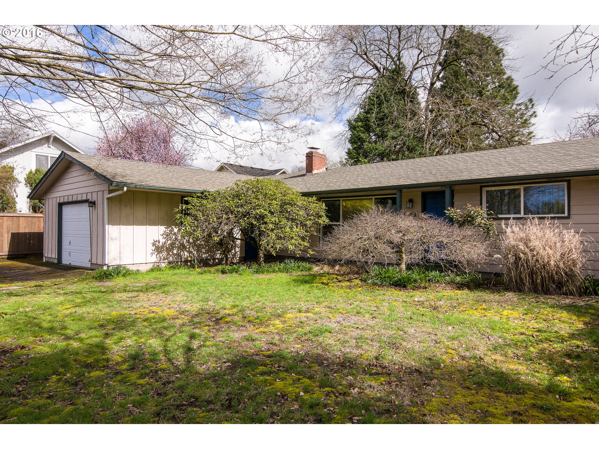 1375 Bogart Ln, Eugene, OR 97401 photo 1