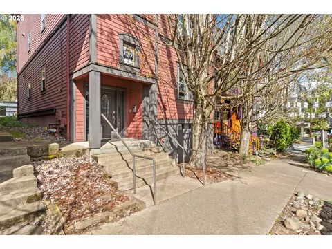 2709 SW 2nd Ave #201, Portland, OR 97201