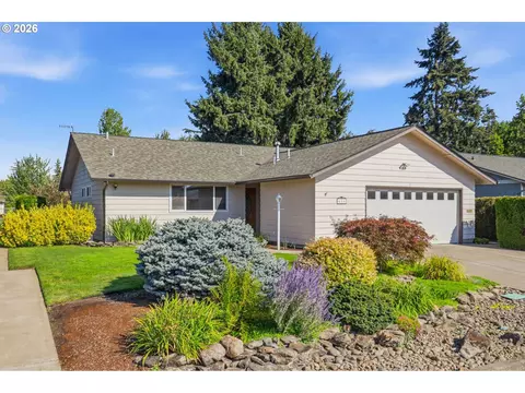 404 S Columbia Dr, Woodburn, OR 97071