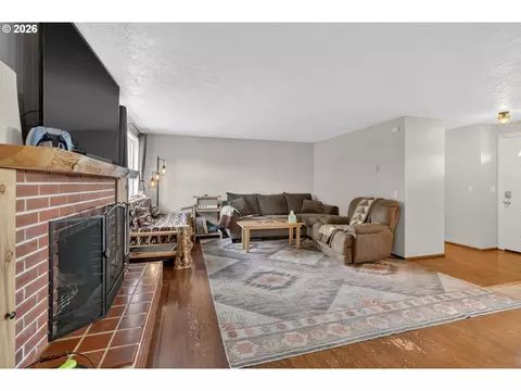 Living - Undisclosed, Springfield, OR 97477 photo 2 of 2