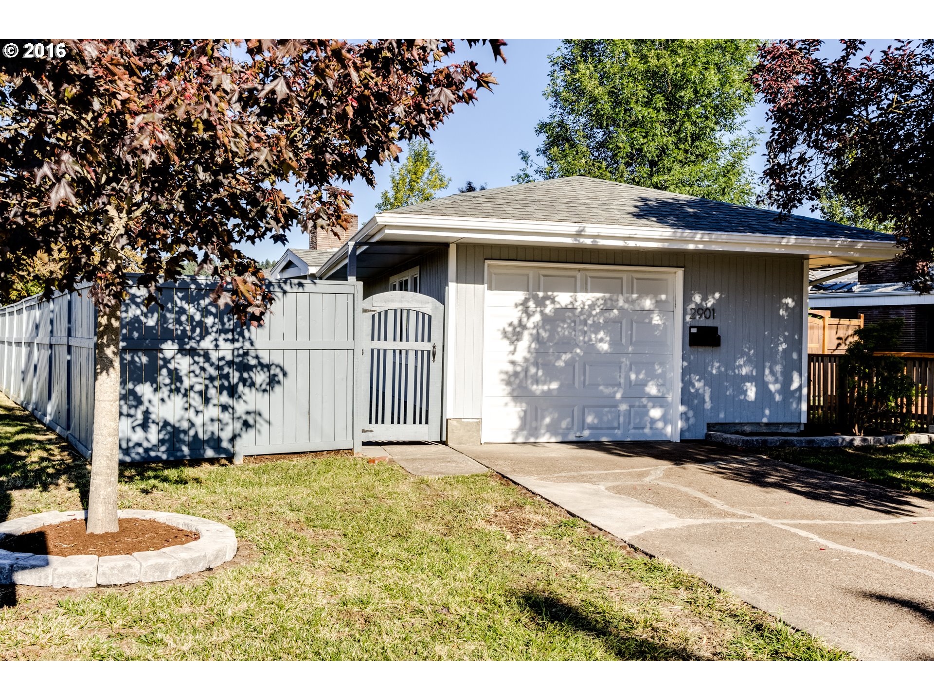 2901 Ferry St, Eugene, OR 97405 photo 1