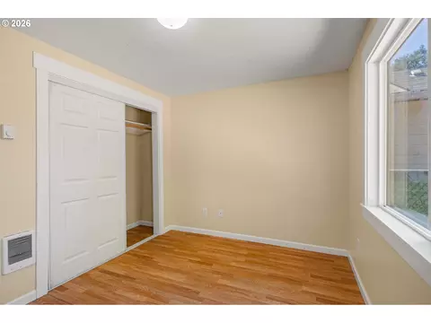 Bedroom - 2631 Edison St, Eugene, OR 97402 photo 3 of 4