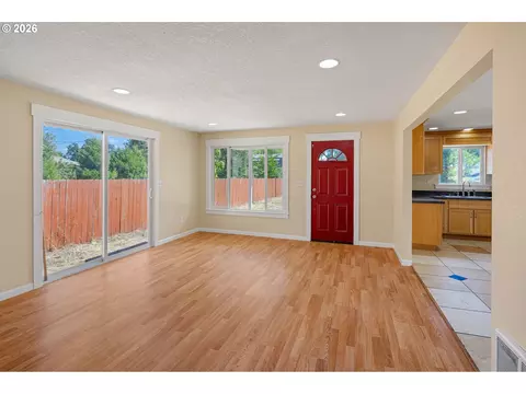 Living - 2631 Edison St, Eugene, OR 97402 photo 1 of 10