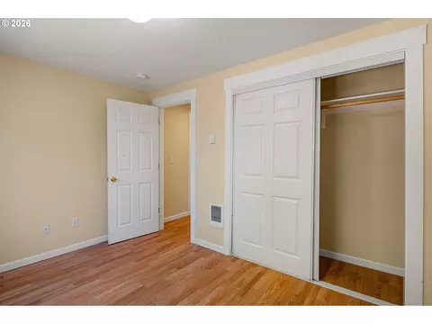 Bedroom - 2631 Edison St, Eugene, OR 97402 photo 4 of 4
