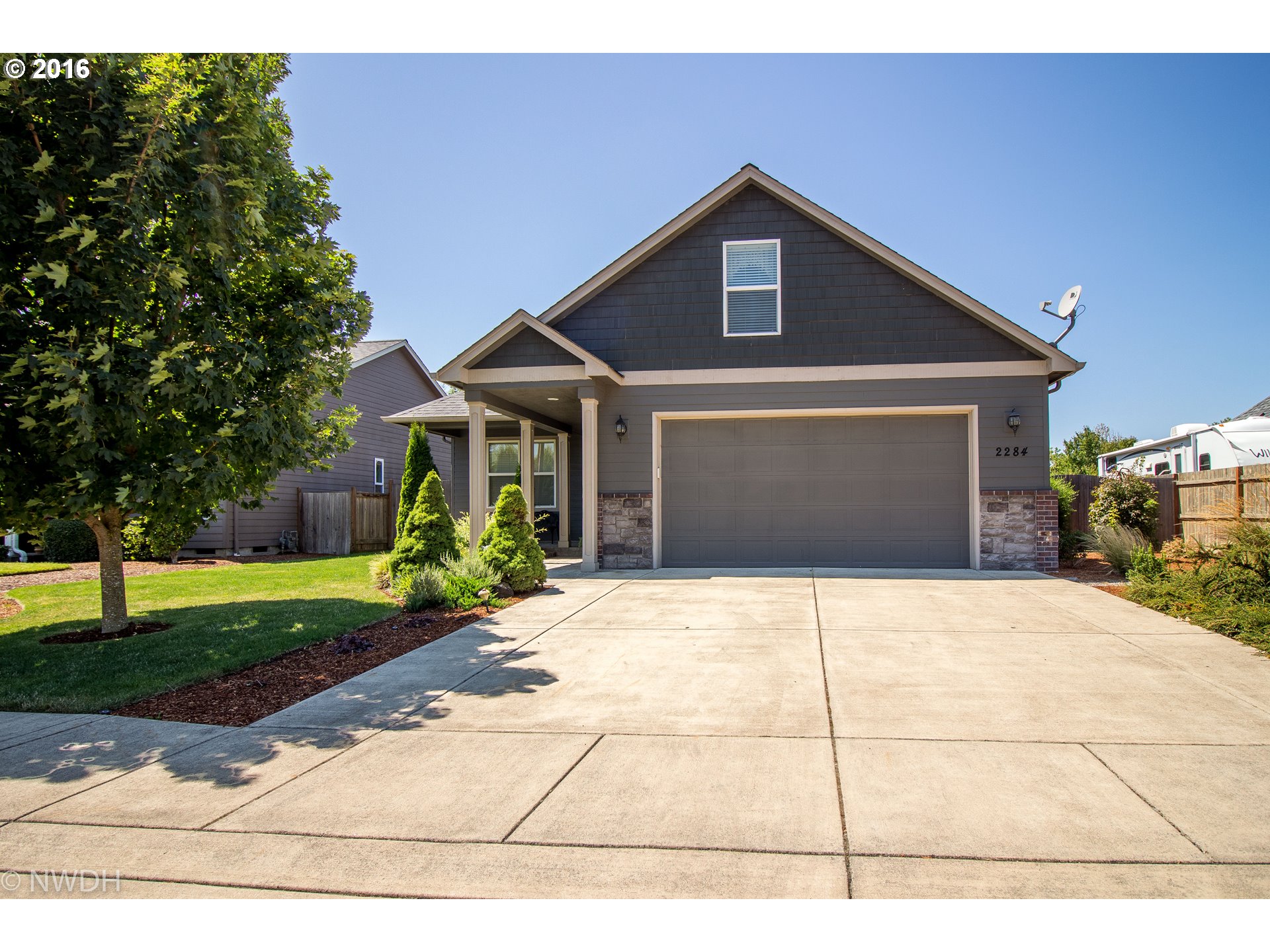 2284 Clear Vue Ln, Springfield, OR 97477 photo 1