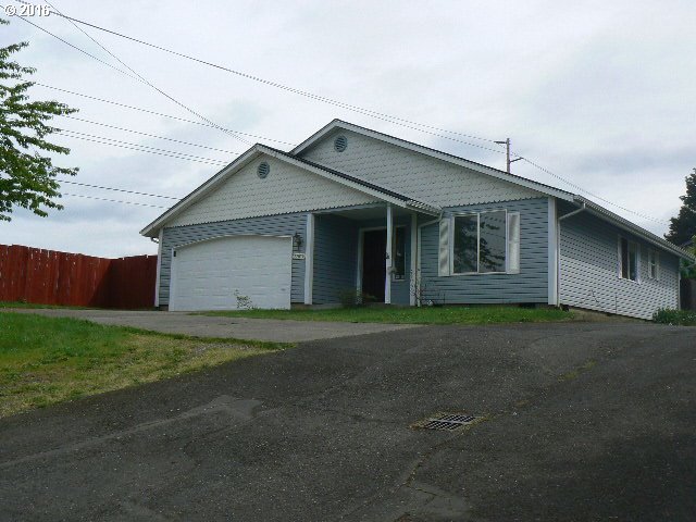 22070 NE Couch St, Gresham, OR 97030 photo 1