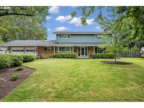 4851 Thunderbird St, Eugene, OR 97404
