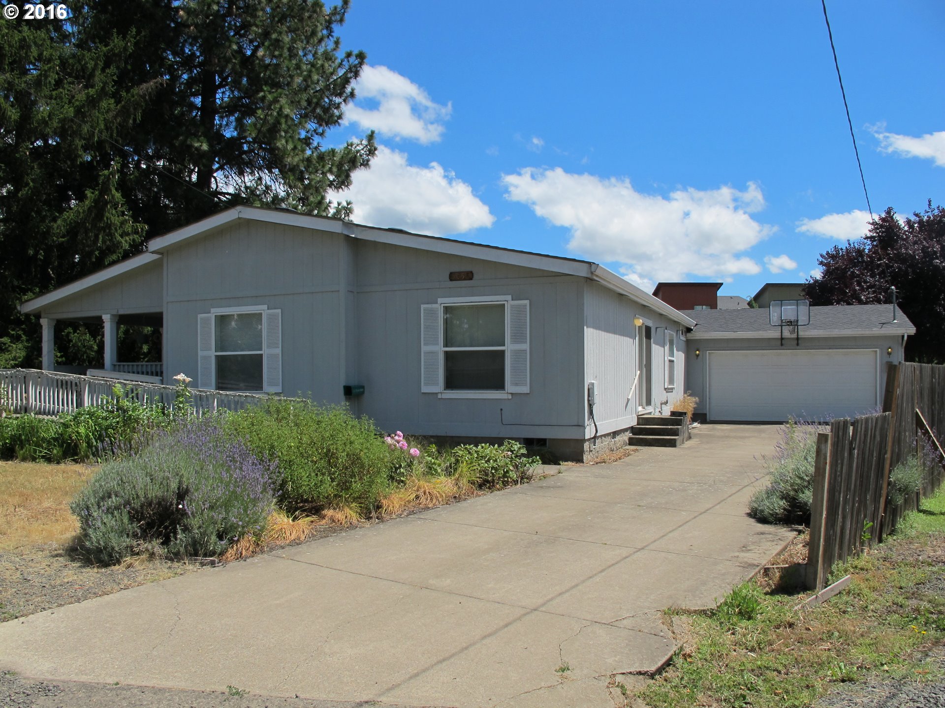 3058 Kinney Loop, Eugene, OR 97408 photo 1