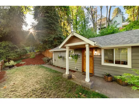 410 3rd Ave, Oregon City, OR 97045