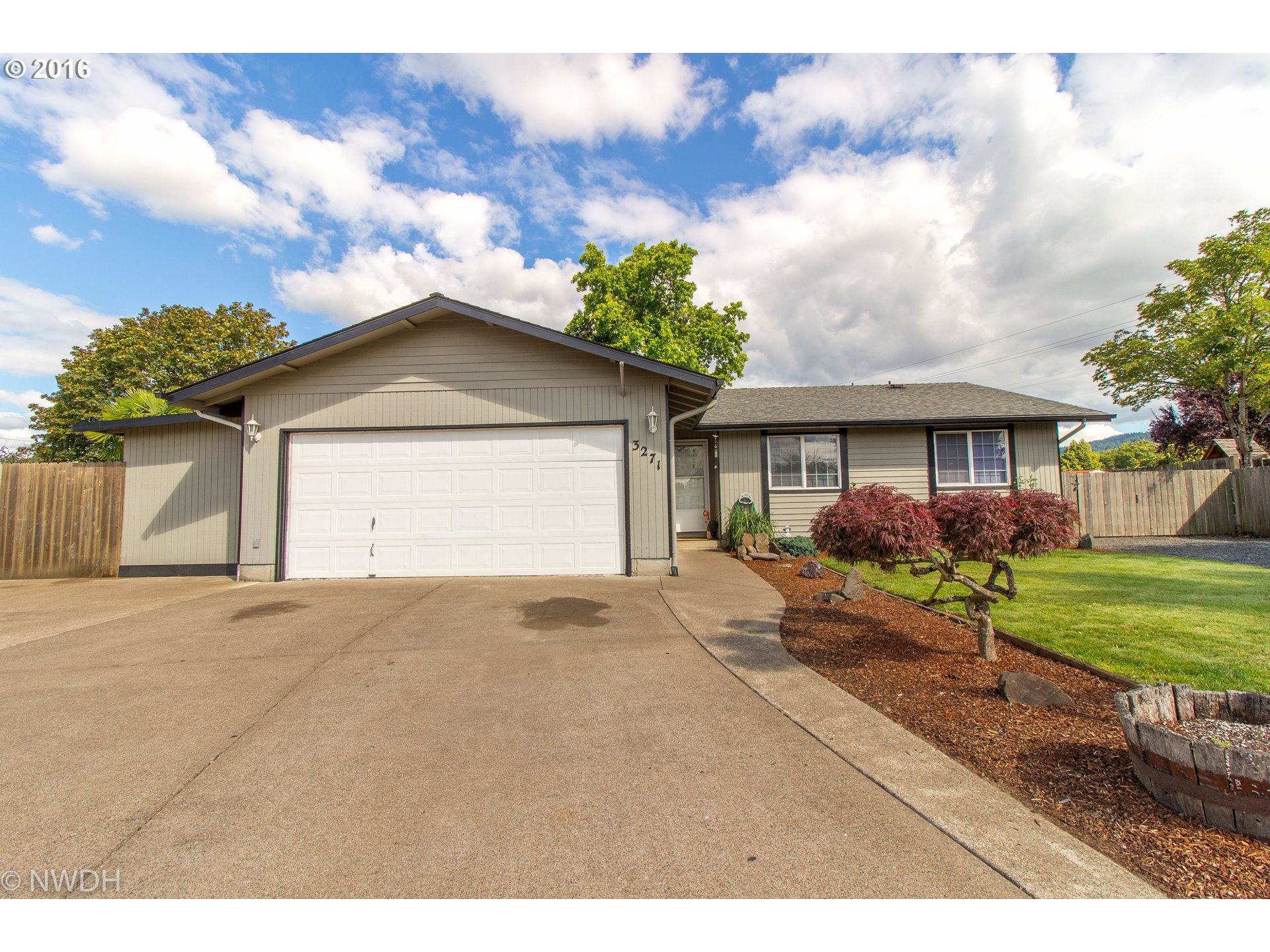 3271 S E Ct, Springfield, OR 97478 photo 1