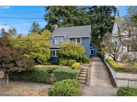2827 NE Fremont St, Portland, OR 97212