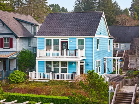 2746 SW Barnacle Ave, Lincoln City, OR 97367