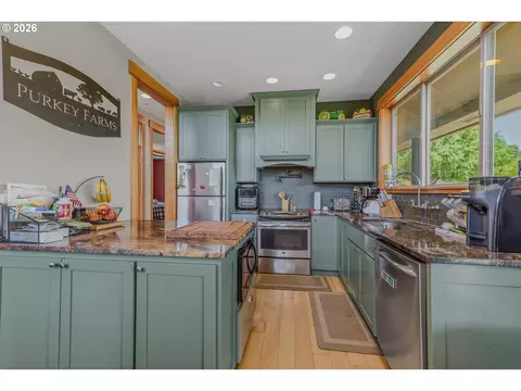 29455 Gregory Rd, Rainier, OR 97048 photo 8