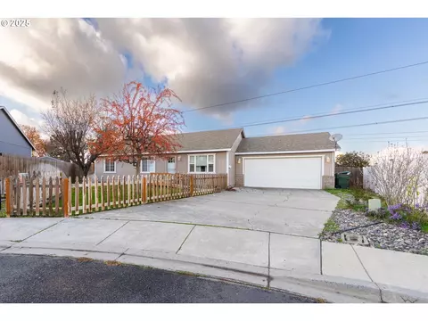 245 Chukar Cir, Umatilla, OR 97882