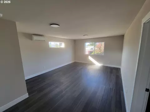 Living - 152 Allison Ave, Sutherlin, OR 97479 photo 2 of 2