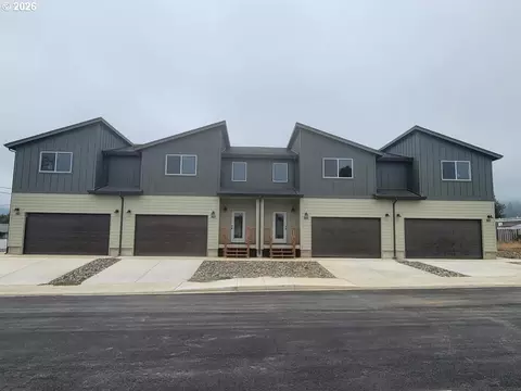 152 Allison Ave, Sutherlin, OR 97479