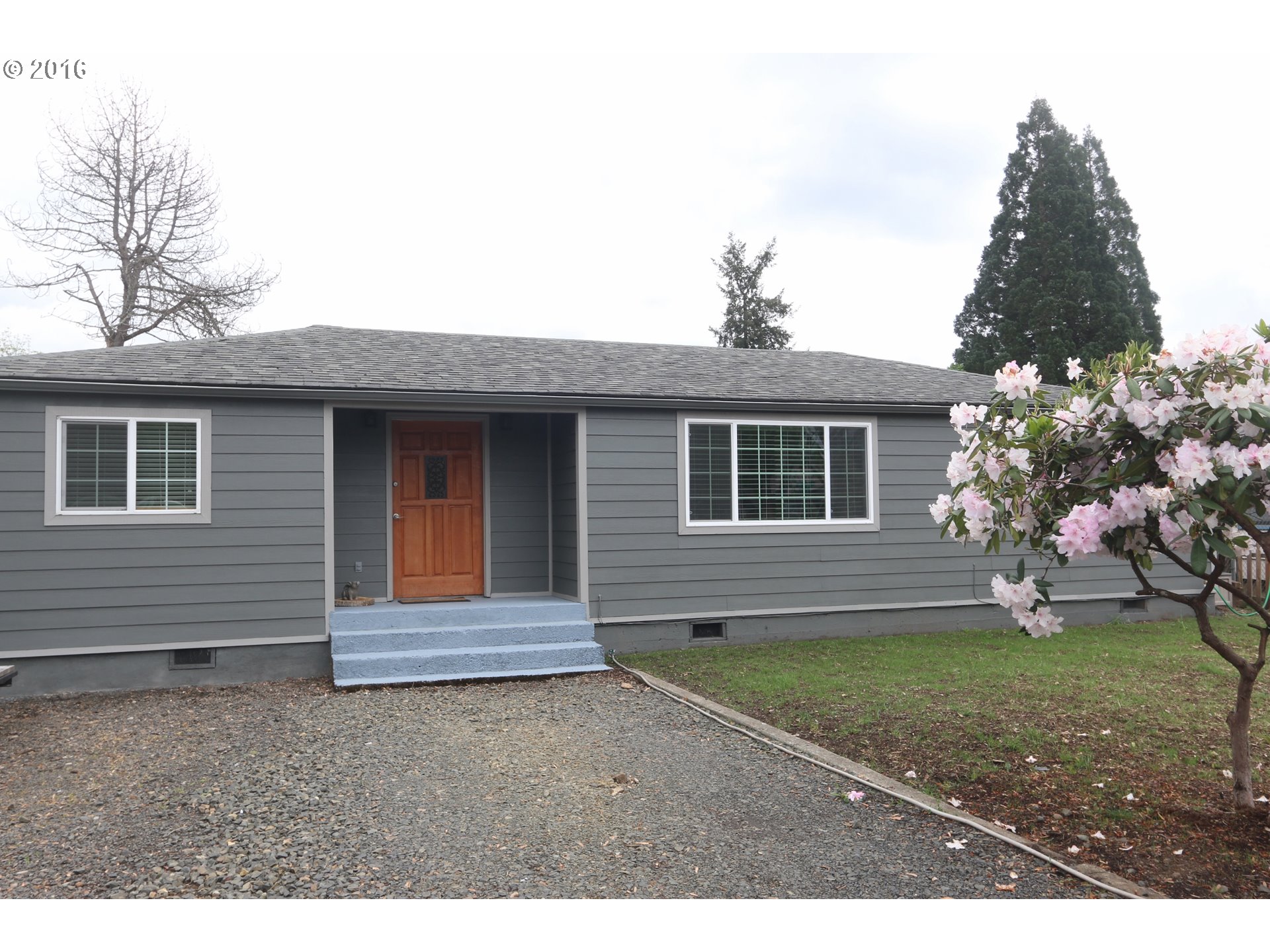 295 S 51st Pl, Springfield, OR 97478 photo 1