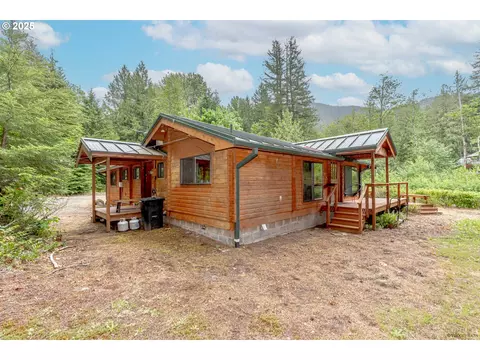 22190 E Lolo Pass Rd, Rhododendron, OR 97049