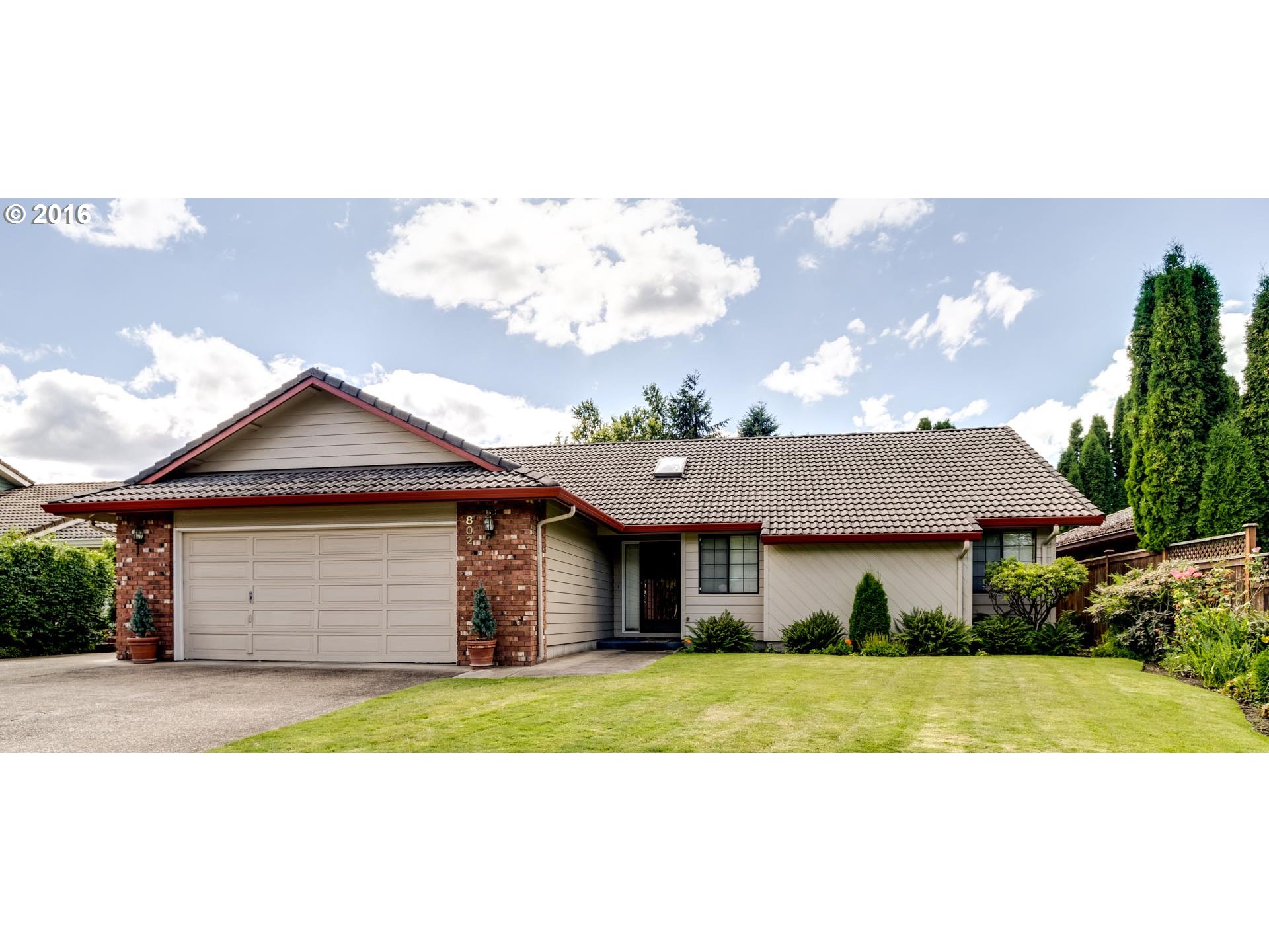 802 Poltava St, Springfield, OR 97477 photo 1