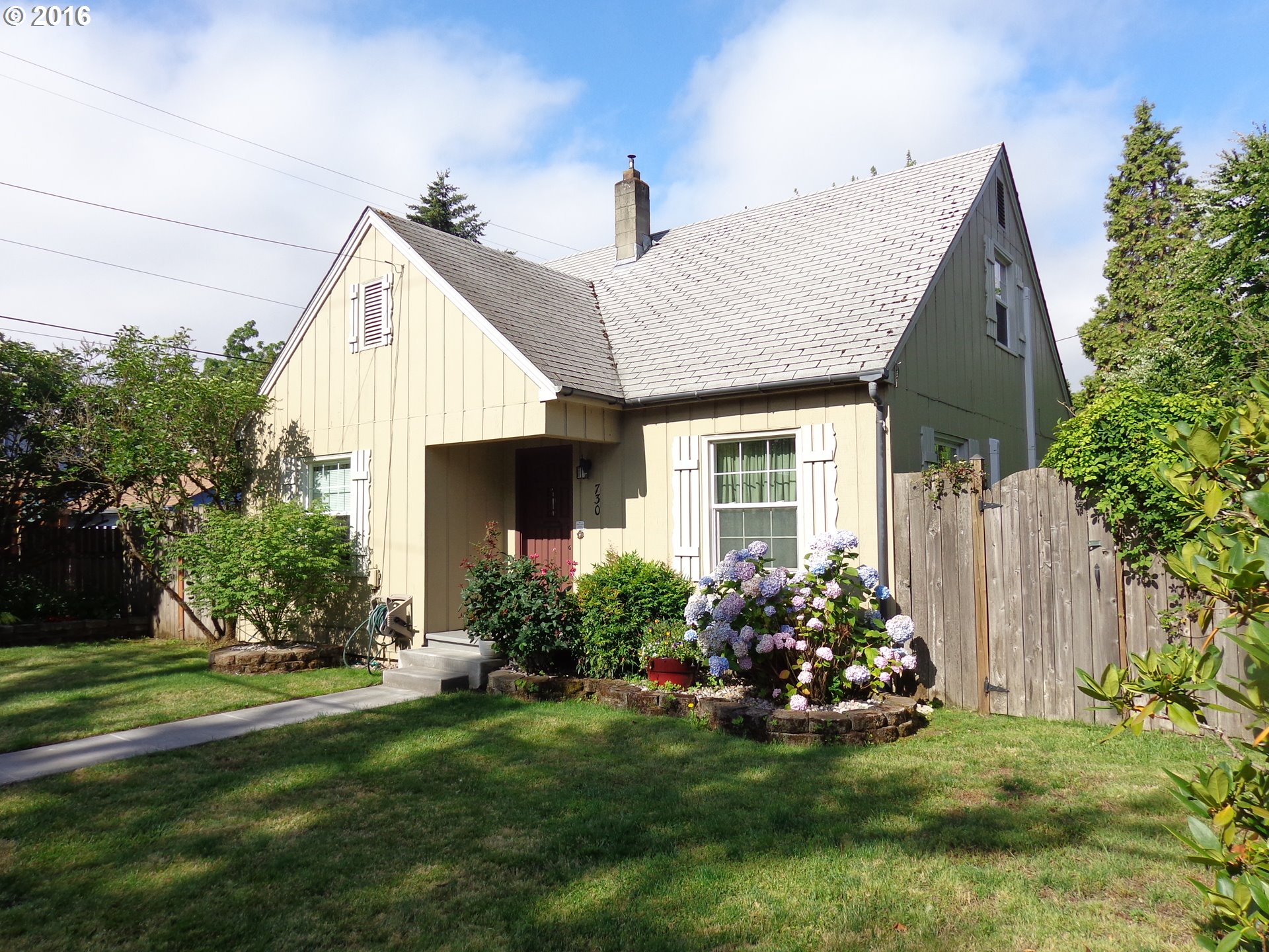 730 10th St, Springfield, OR 97477 photo 1