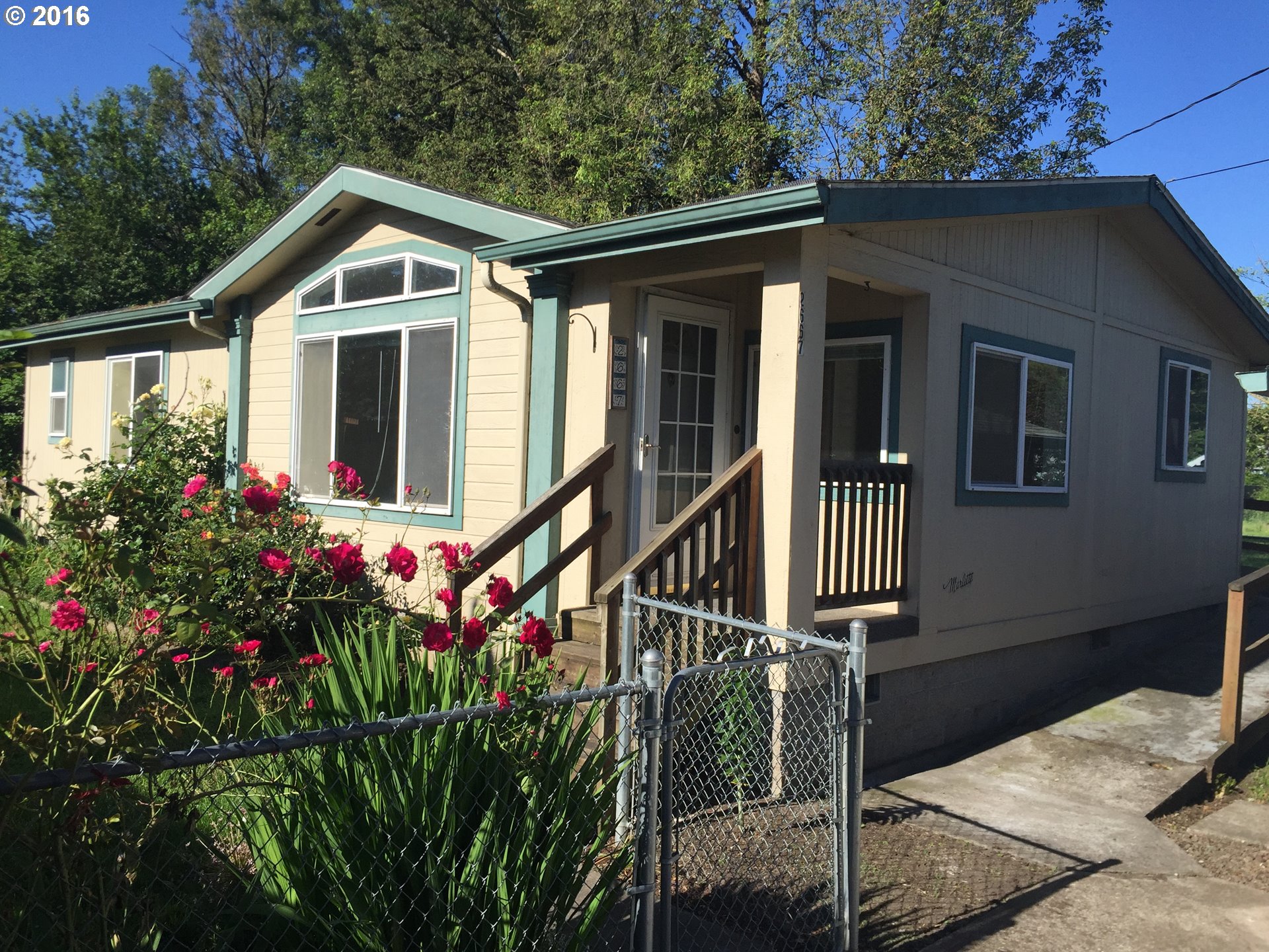 2667 J St, Springfield, OR 97477 photo 1