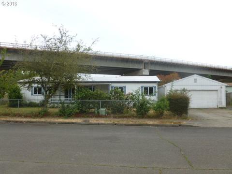 916 E 12th St, Newberg, OR 97132 photo 1