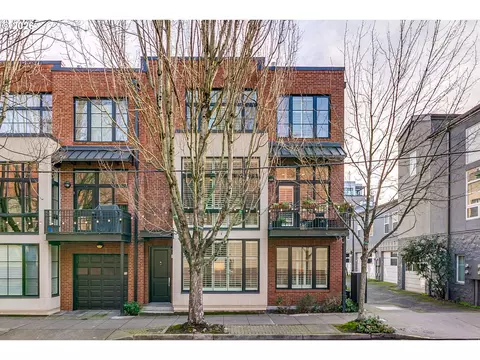 752 NW 12th Ave, Portland, OR 97209