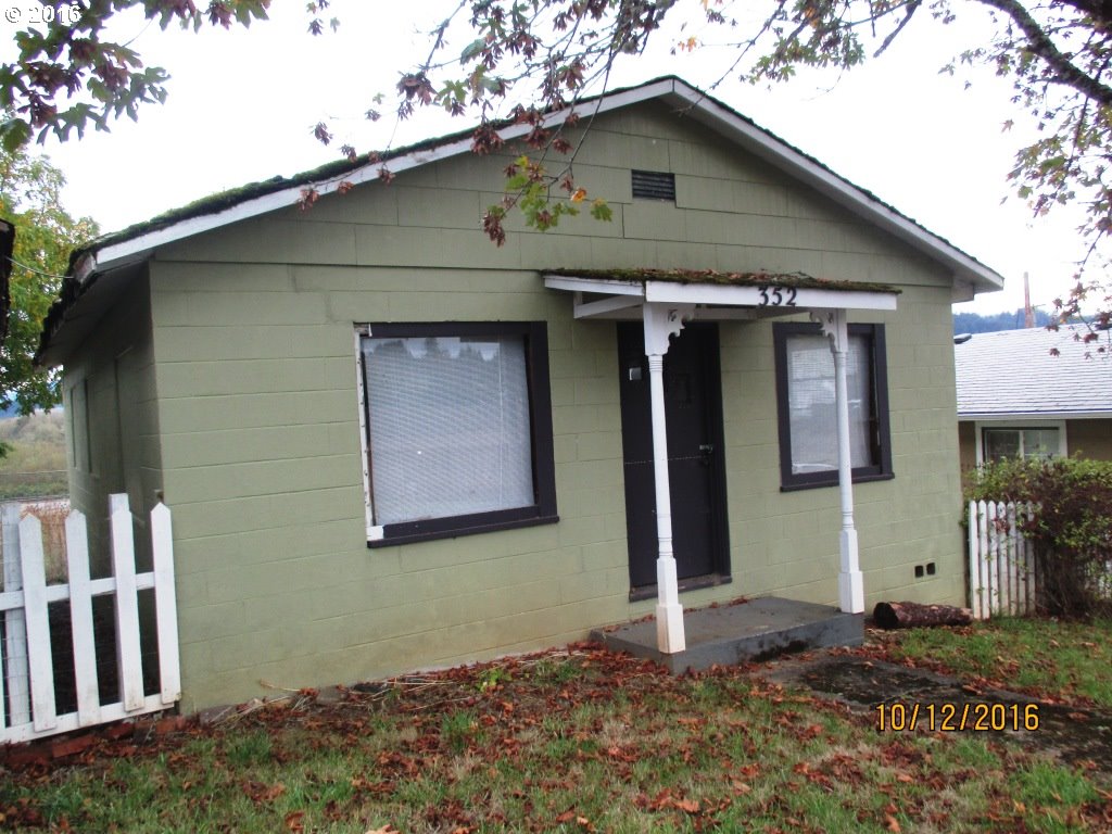352 Alder St, Yoncalla, OR 97499 photo 1