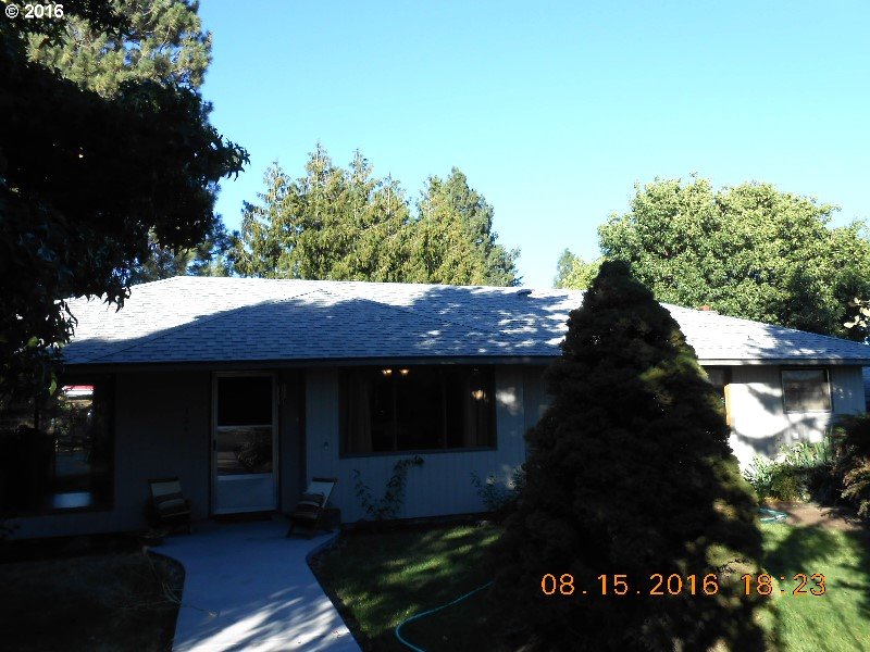 304 4th St, Moro, OR 97039 photo 1