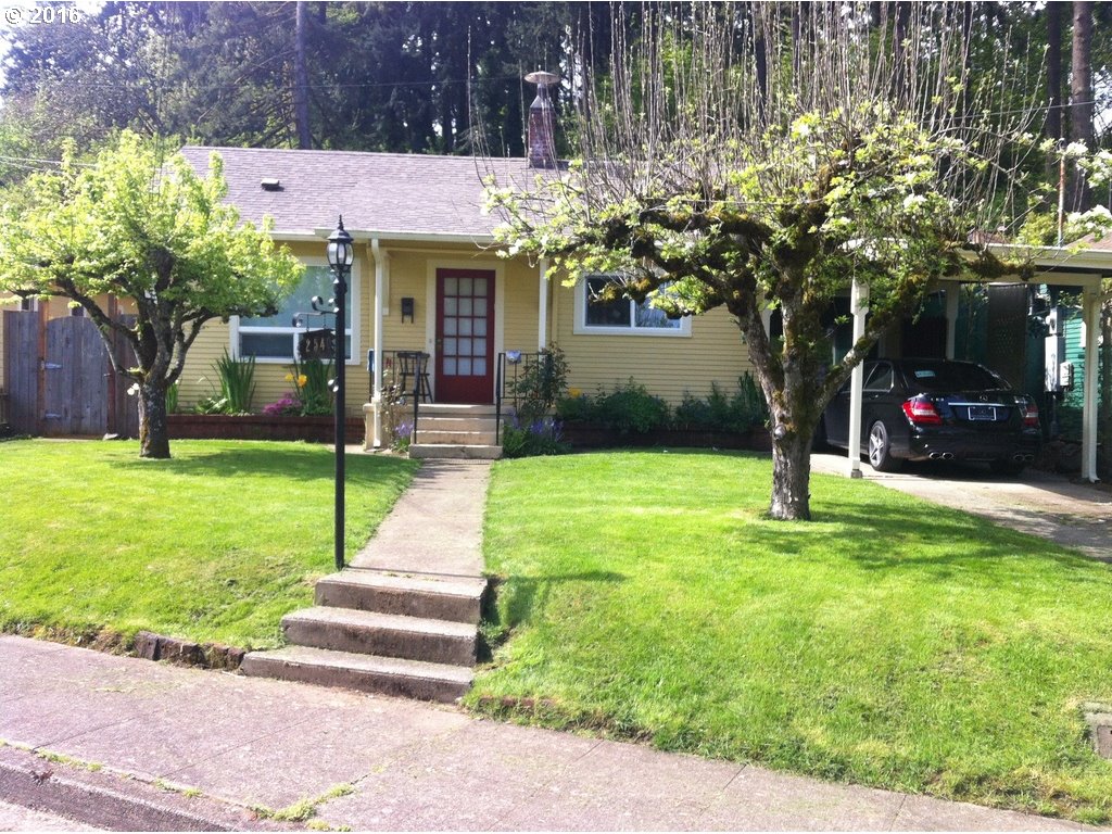 2540 Onyx St, Eugene, OR 97403 photo 1